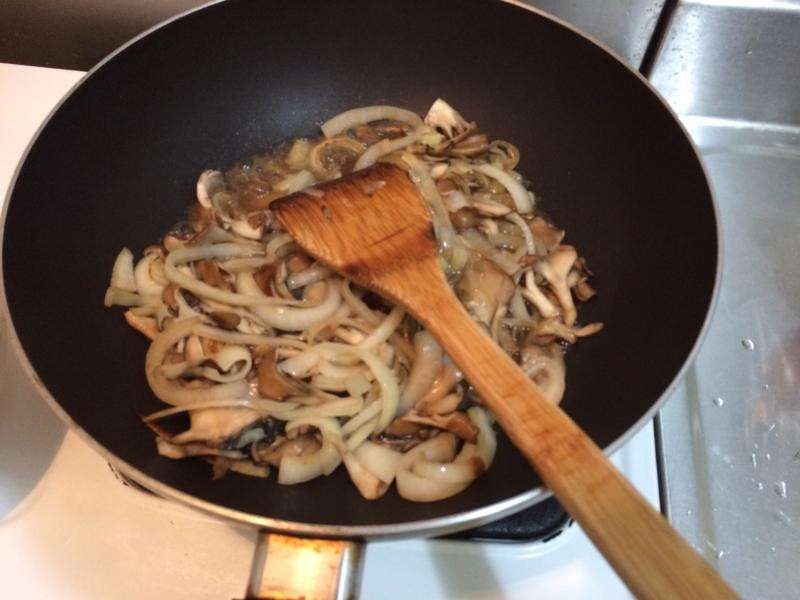 葱烧猪肉丼饭的加工步骤