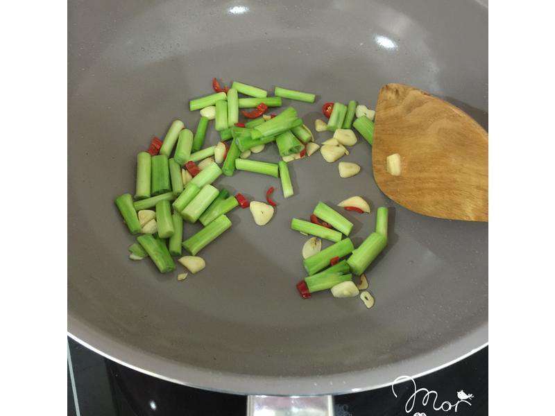 超下饭葱爆猪肉片的加工步骤