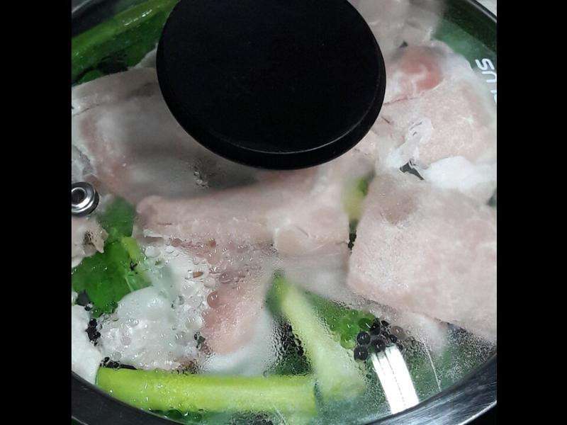 葱爆猪肉的加工步骤