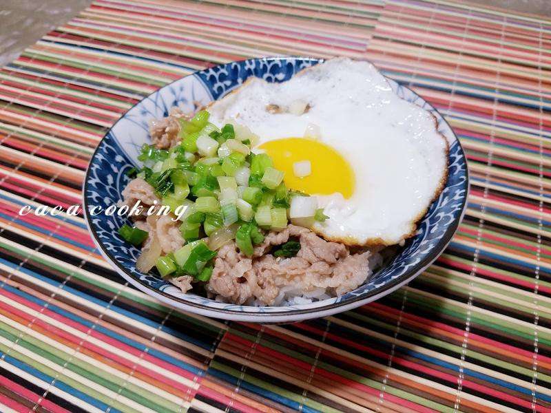 日式葱烧猪肉片丼饭的加工步骤