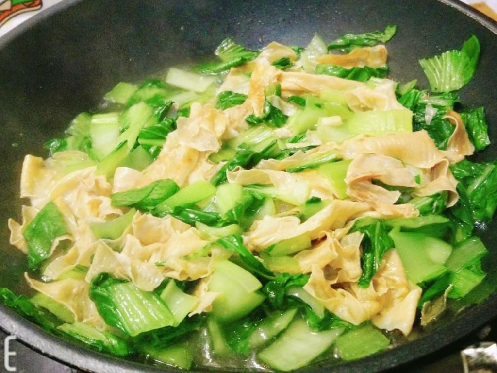 青江菜炒豆皮（遇到真爱）的加工步骤