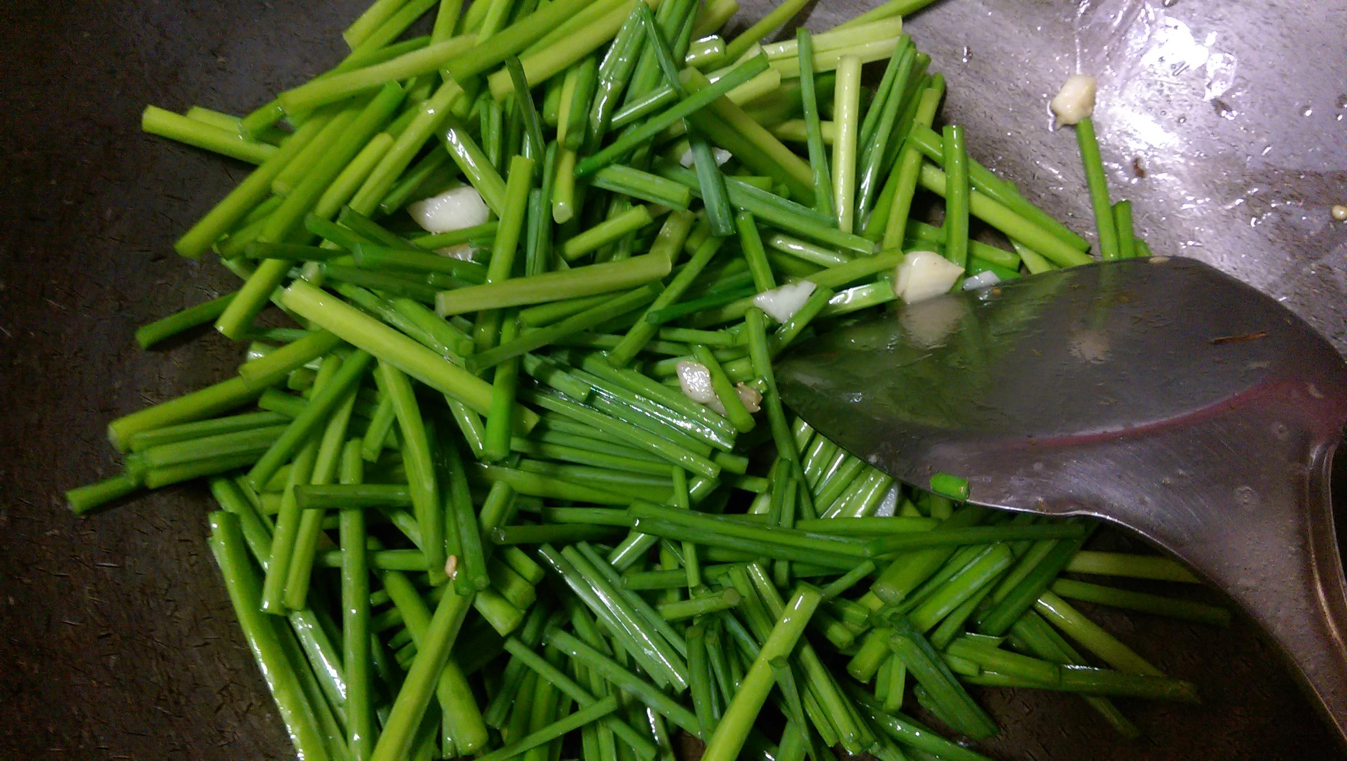 かにの海味韭菜花的加工步骤