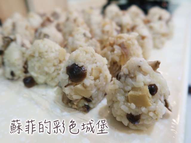 黄金蚬鲜菇炊饭（无油烟料理）的加工步骤