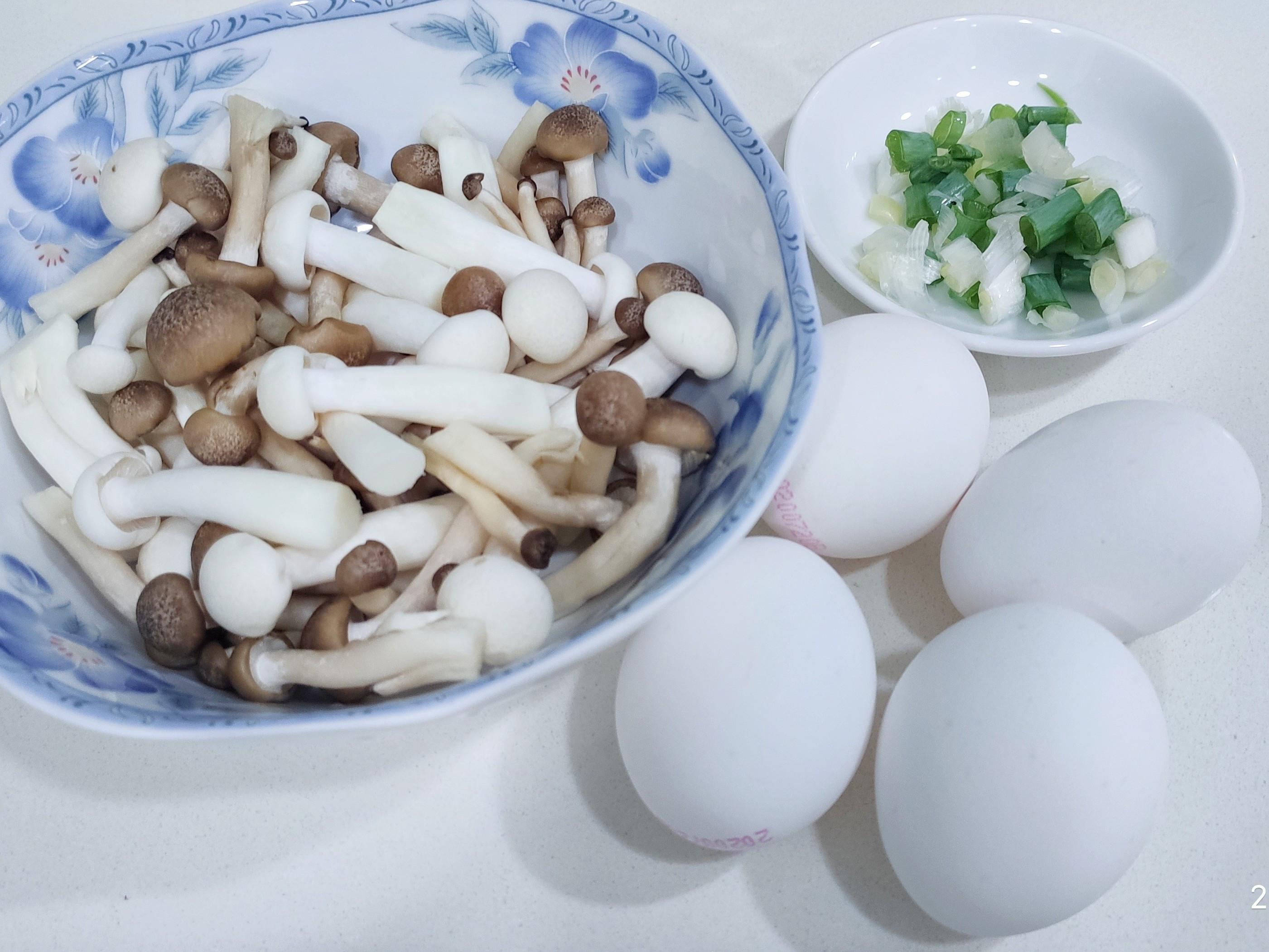 鸿喜菇炒葱蛋的加工步骤