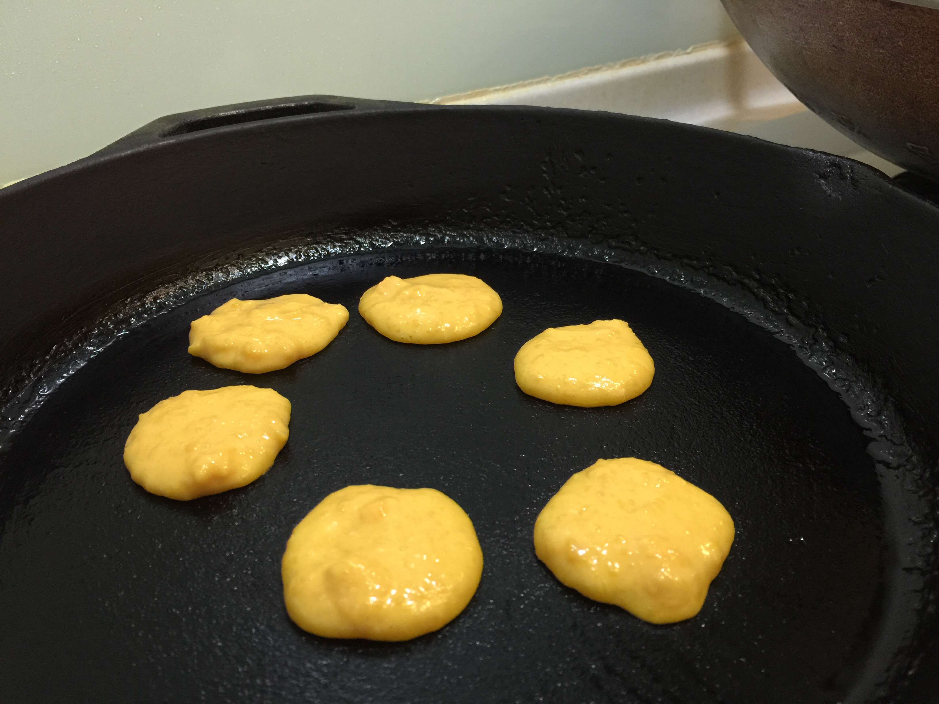 宝宝版早餐：南瓜蛋黄煎饼的加工步骤