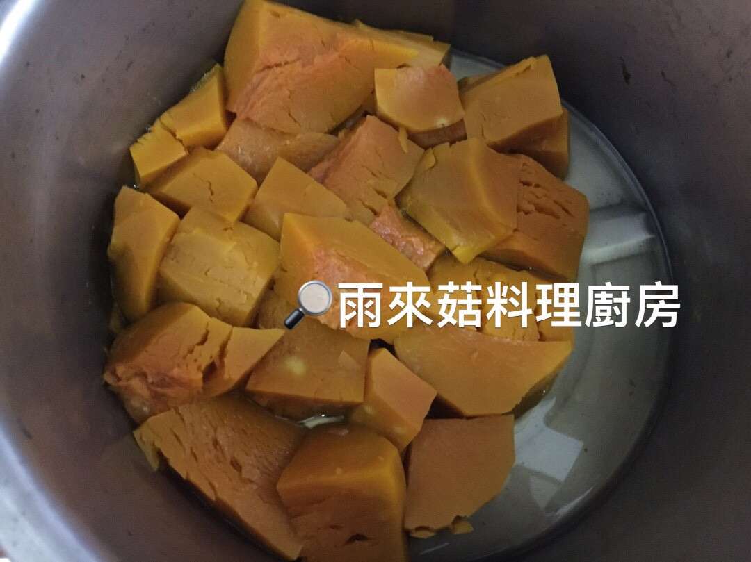 家常菜🥘南瓜浓汤的加工步骤