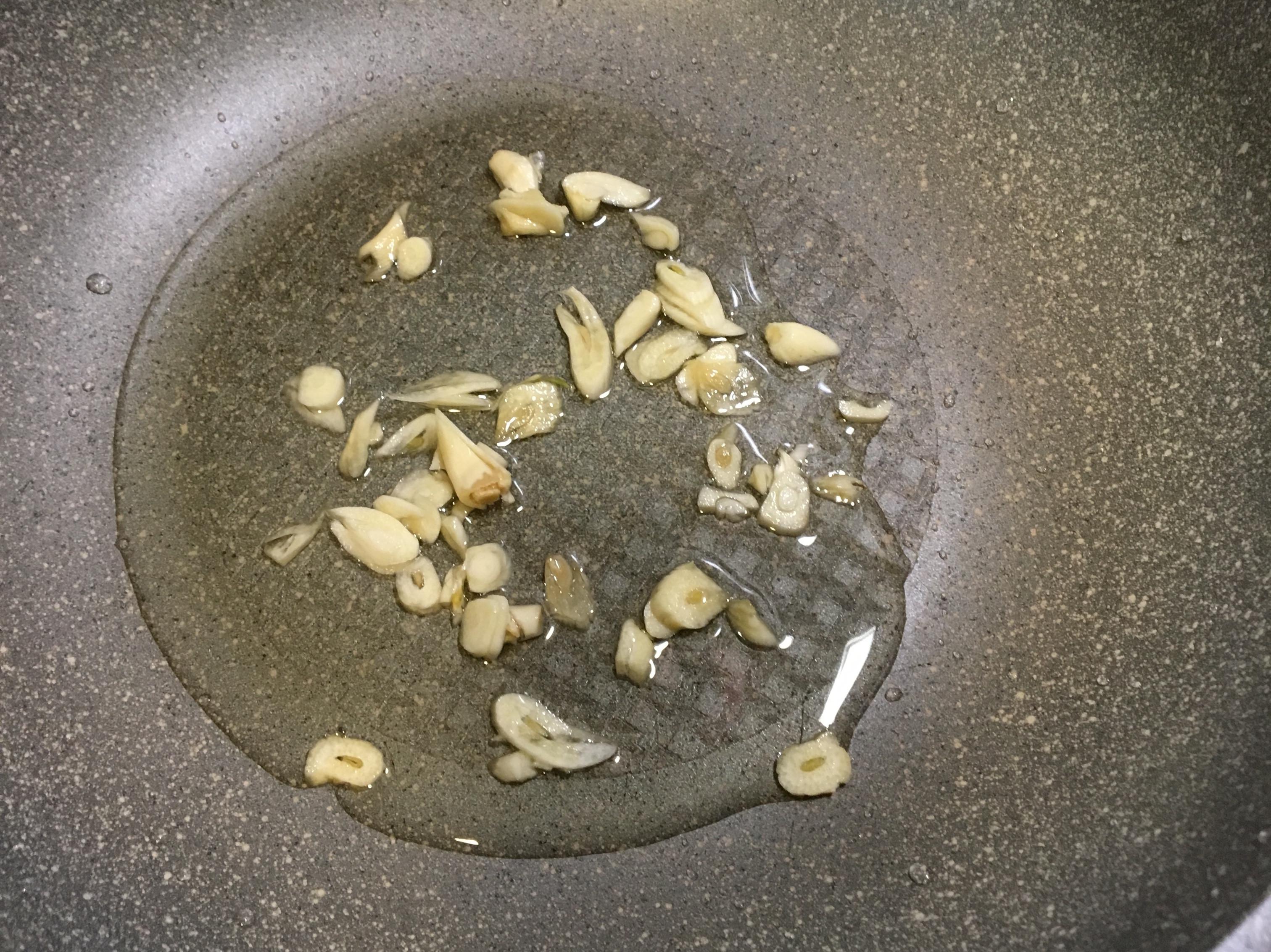 冷锅冷油炒花椰菜真好吃😋的加工步骤