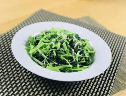 无水料理．吻仔鱼白苋菜 / 0水锅