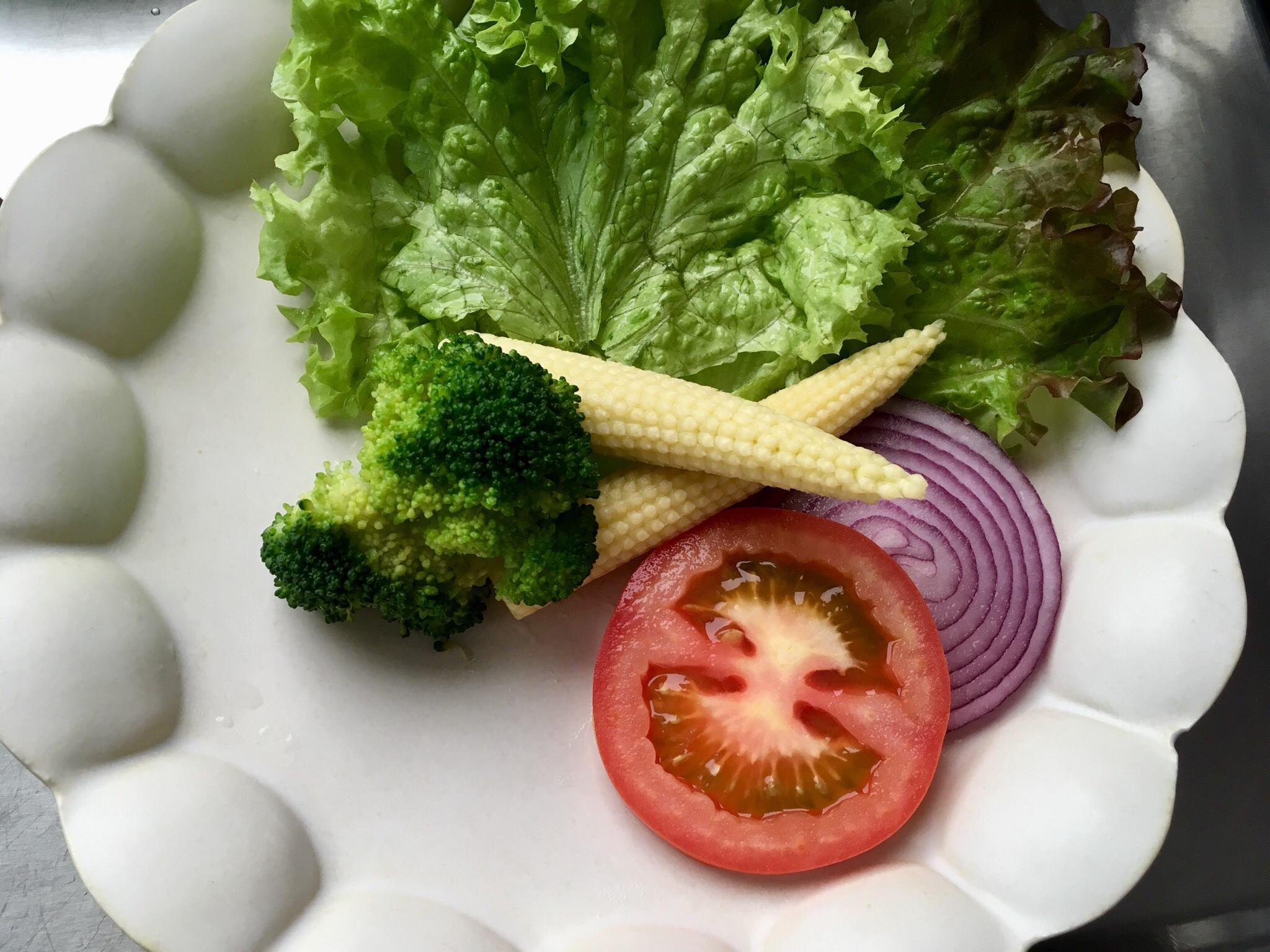 照烧鸡翅紫米红藜麦饭夕食的加工步骤