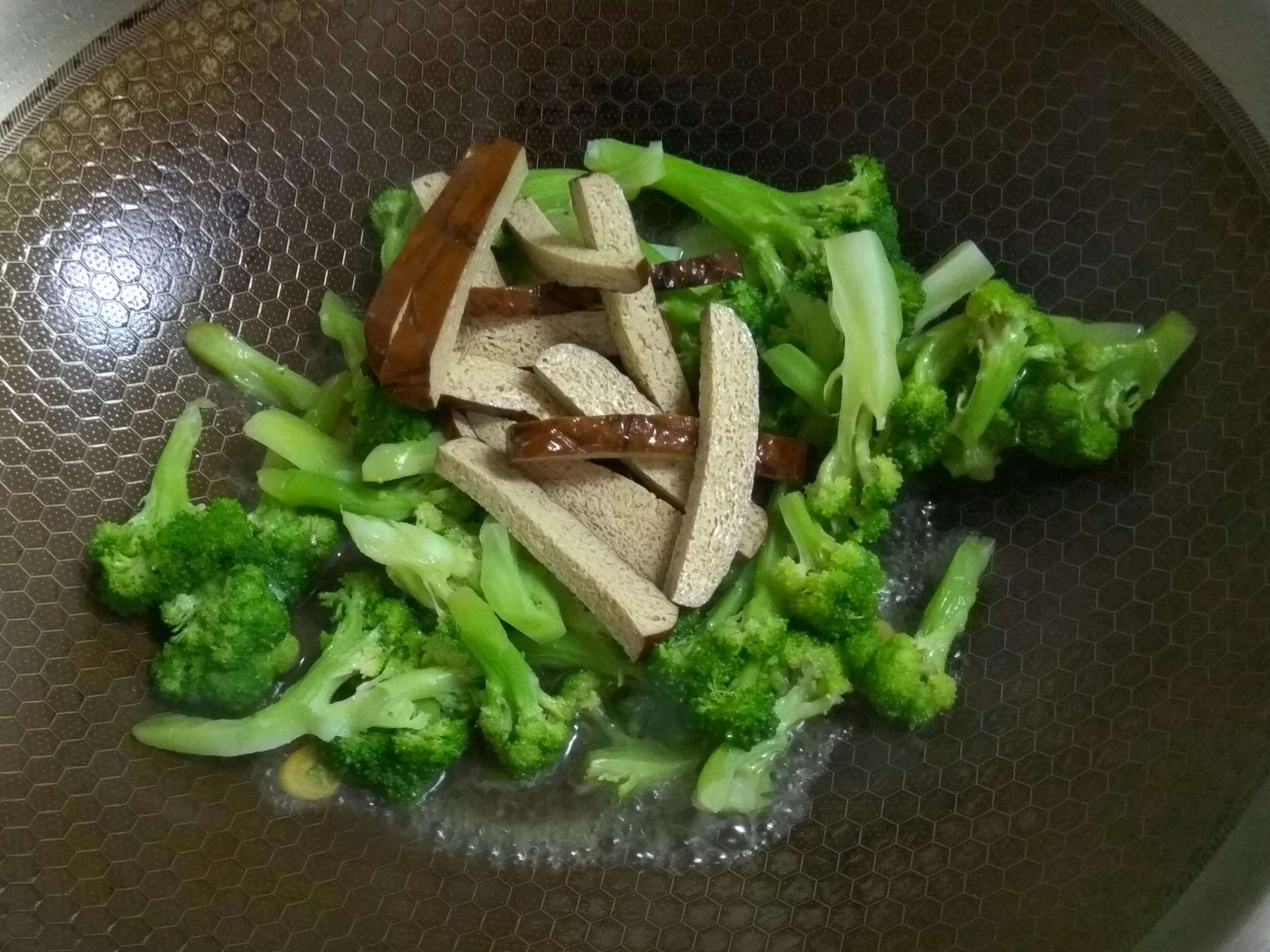 沙茶花椰炒豆干的加工步骤