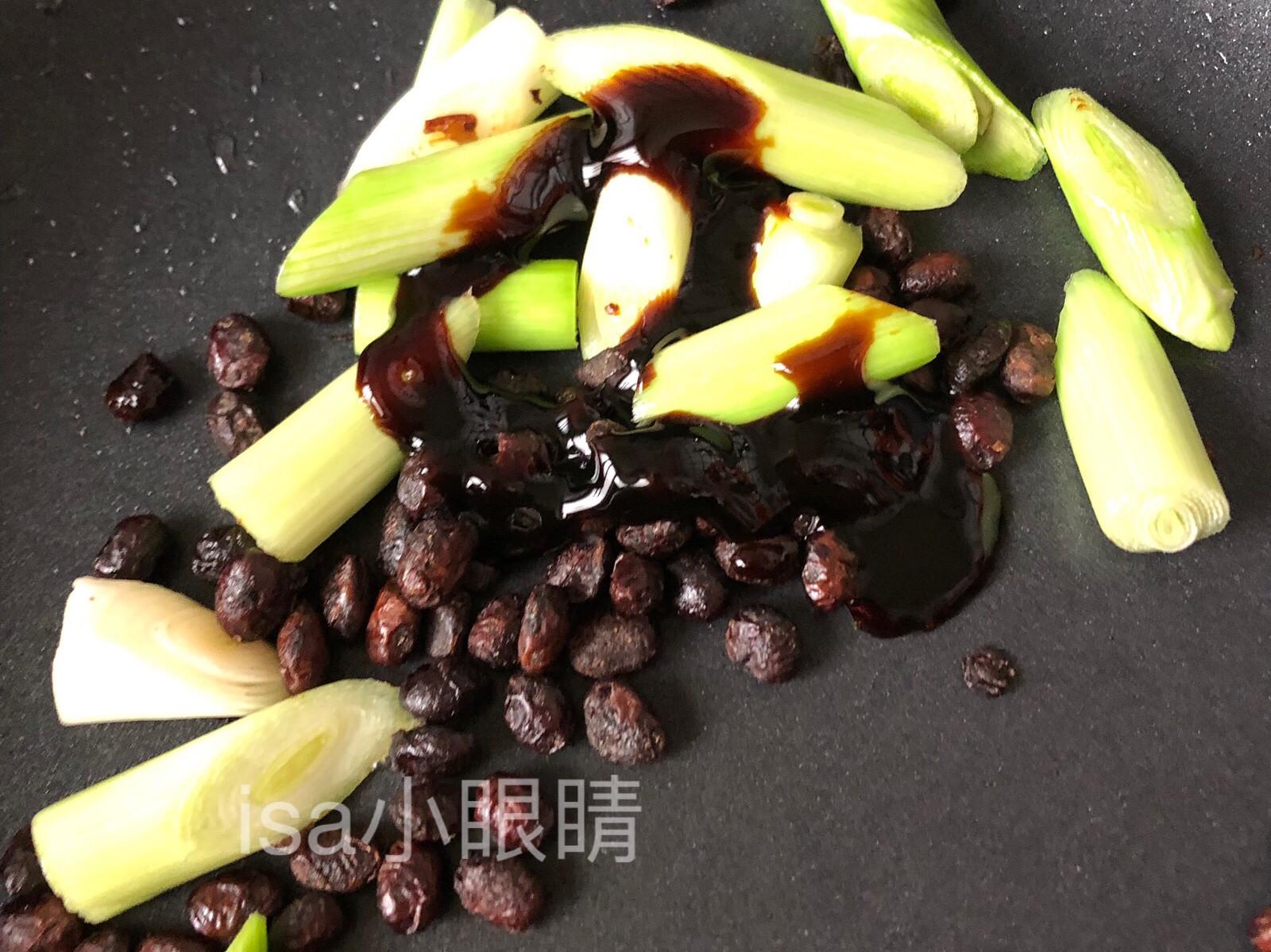 豆豉烧豆腐的加工步骤