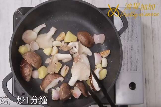 麻辣鸡煲的加工步骤