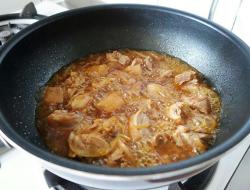 鸡肉滑蛋亲子丼