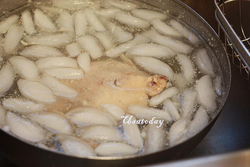 有心人就是食神-海南鸡饭 Hainanese Chicken的加工步骤