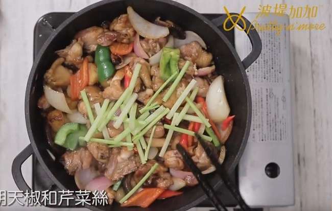 麻辣鸡煲的加工步骤