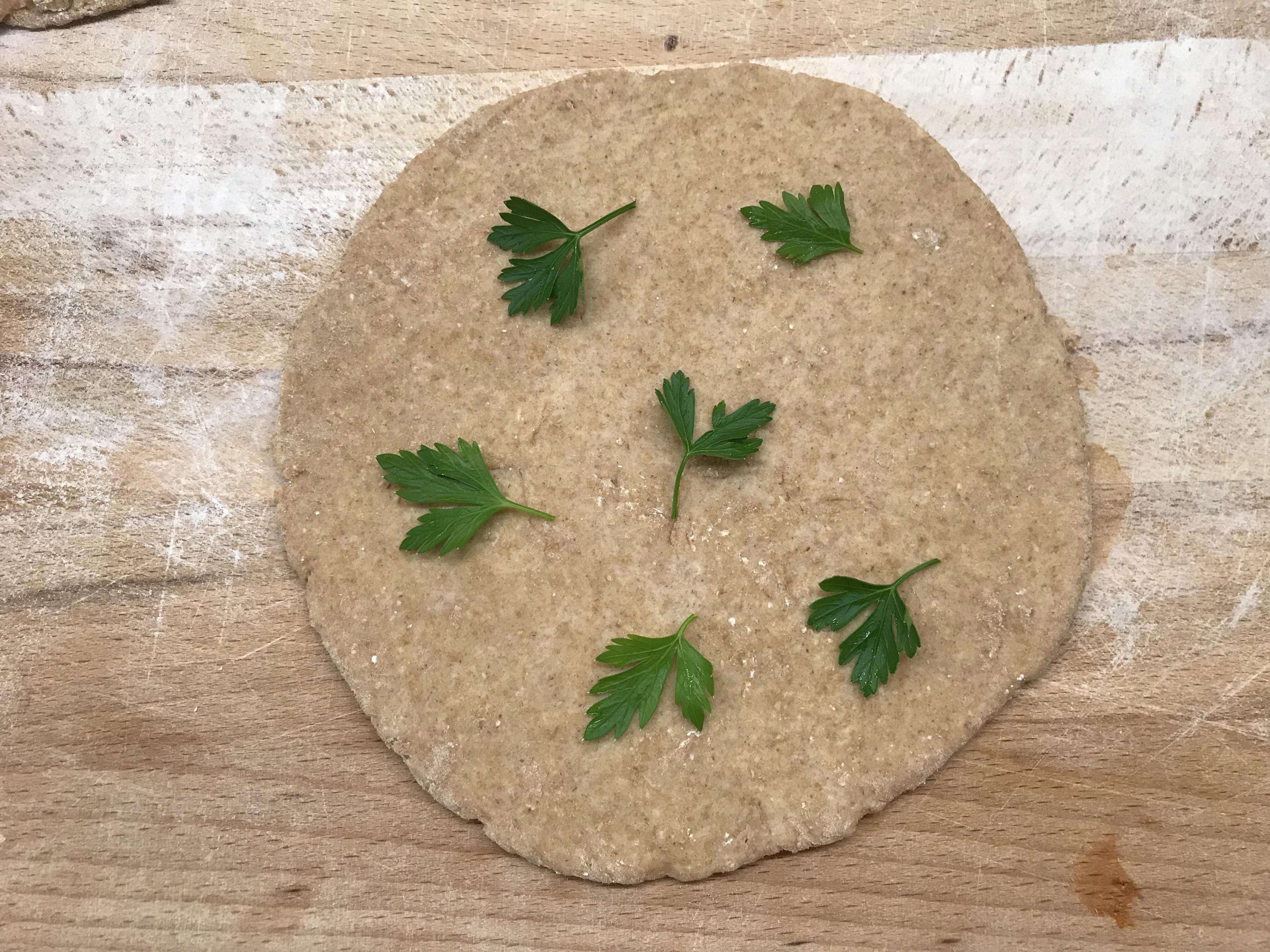 茄汁鸡肉披萨饺＿平底锅快速版的加工步骤