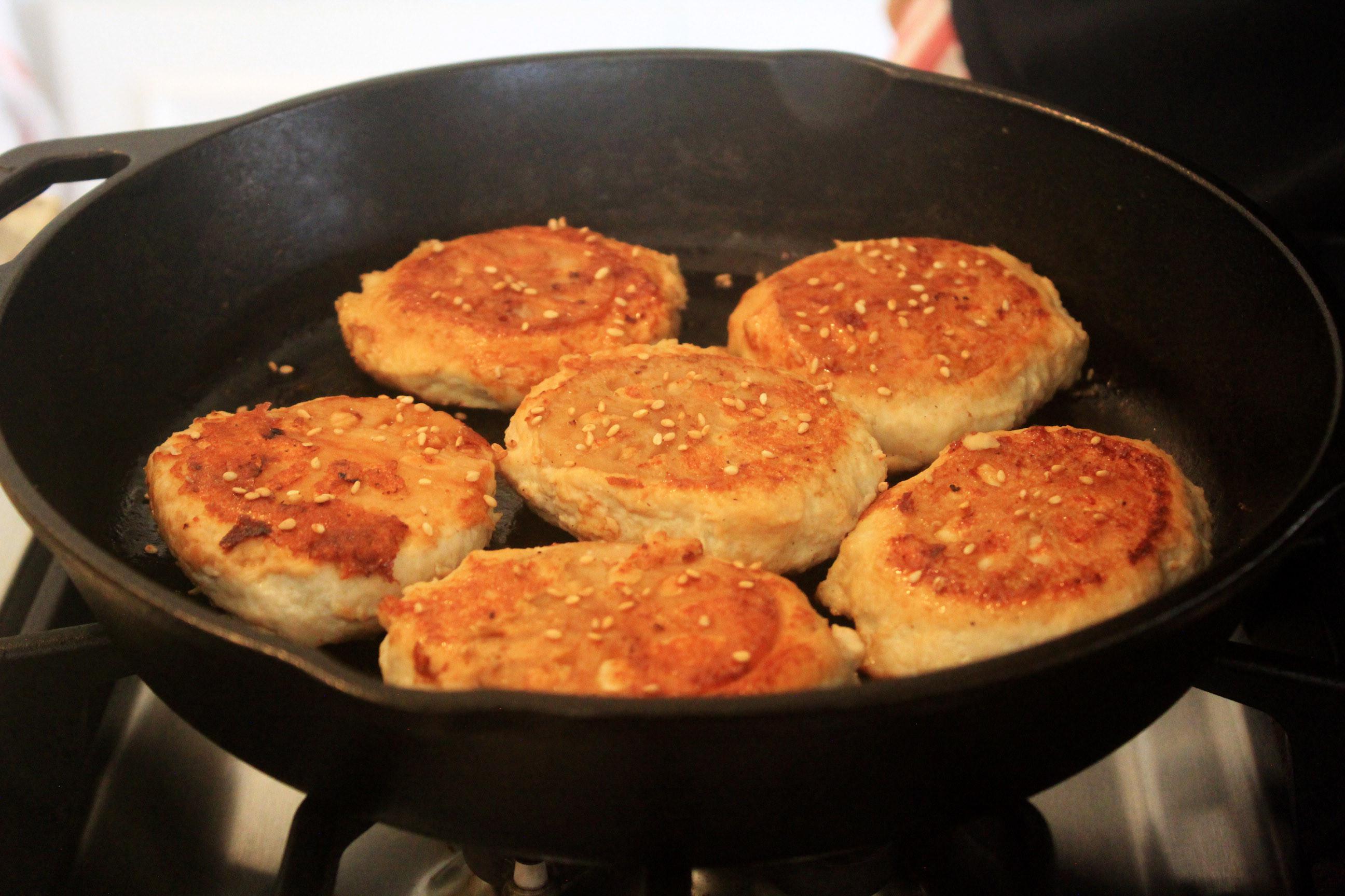 日式莲藕鸡肉饼，昨日的美食｜简单料理的加工步骤