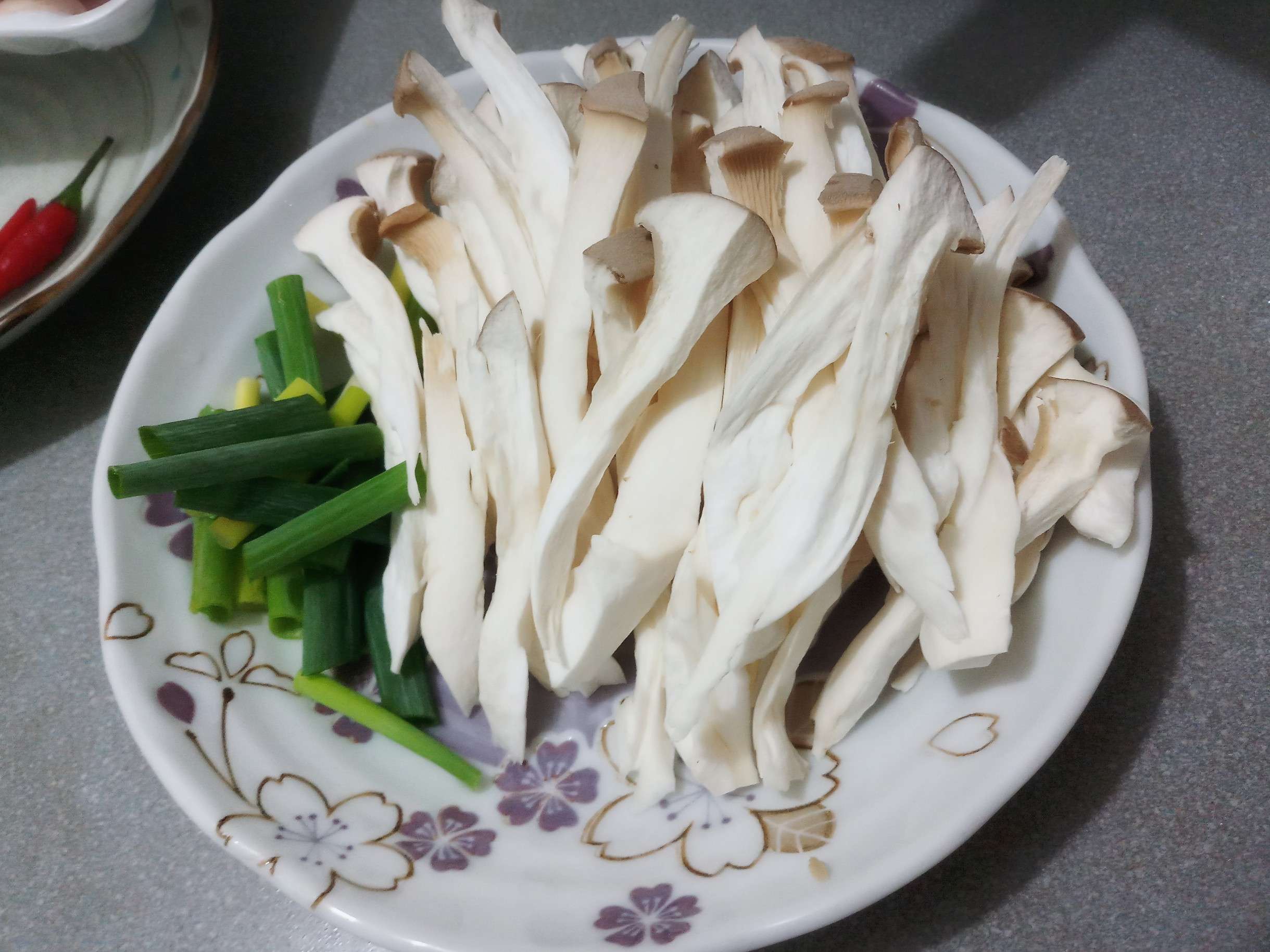 杏鲍菇炒鸡肉的加工步骤