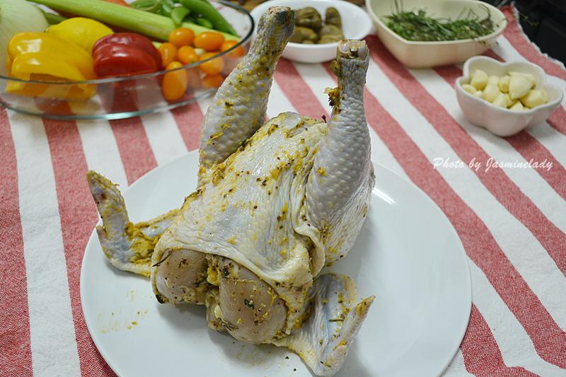 义式香料烤全鸡│圣诞大餐！简单烤箱料理的加工步骤