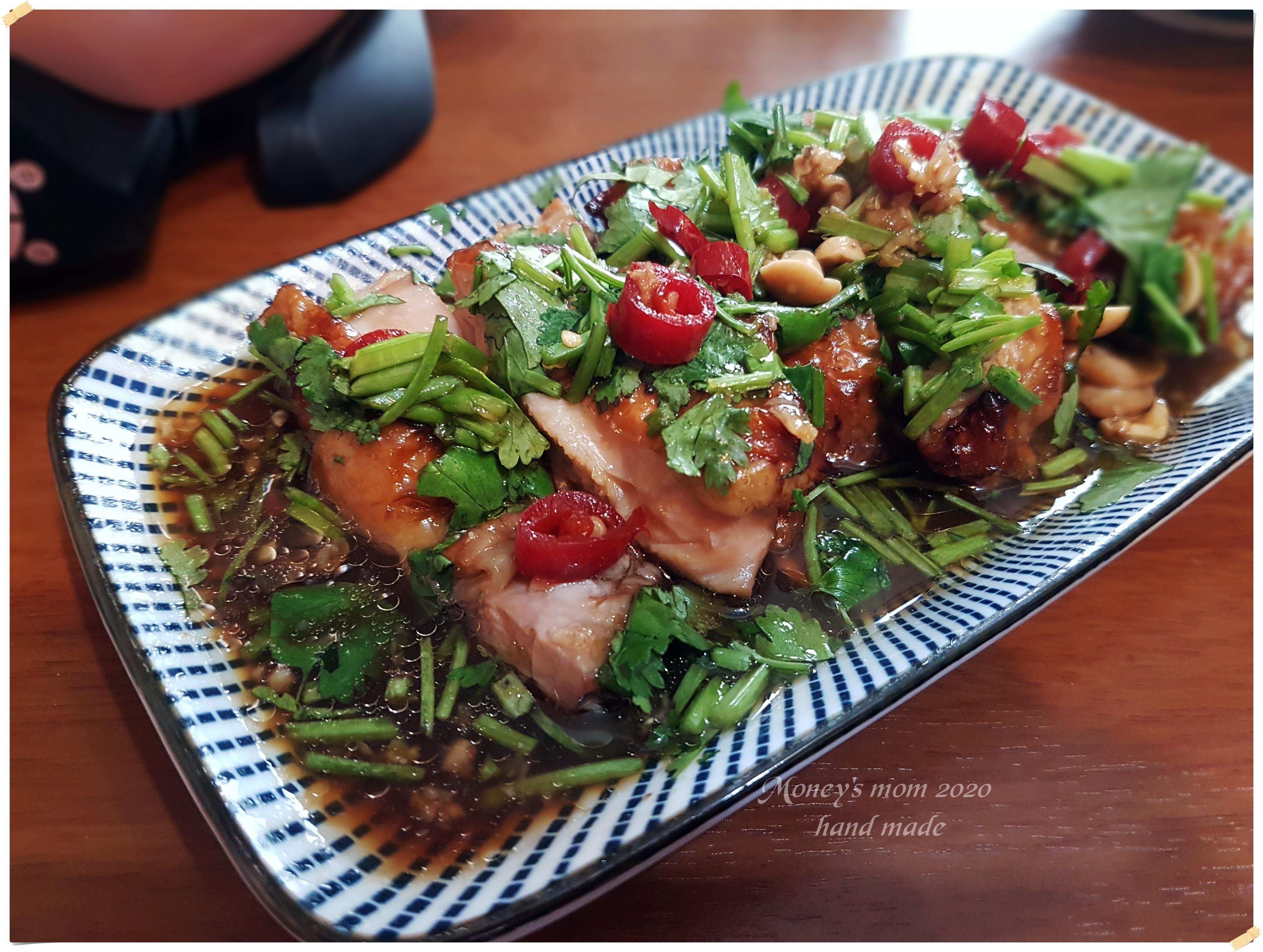 超简易外酥内嫩泰式椒麻鸡的加工步骤