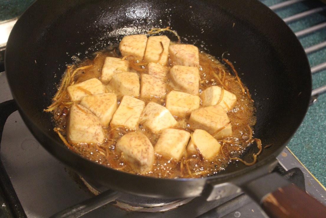 芋头鸭肉时雨煮的加工步骤