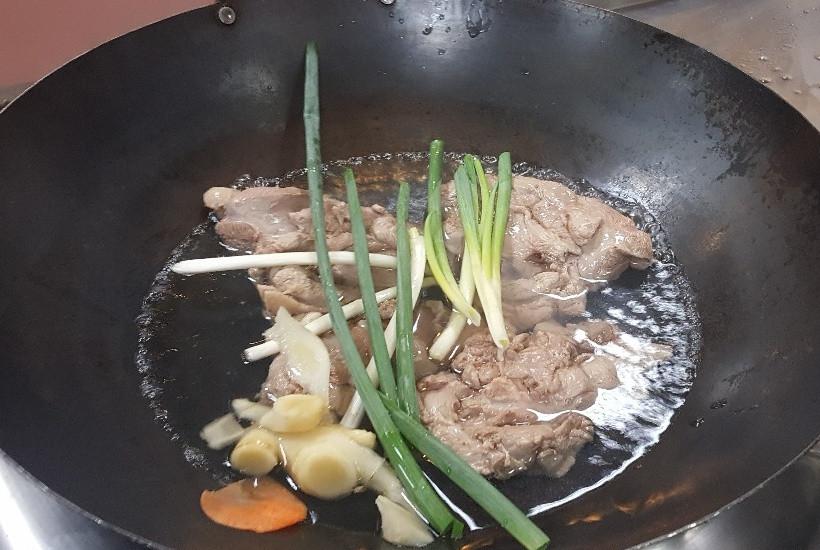 鸭肉冬粉的加工步骤