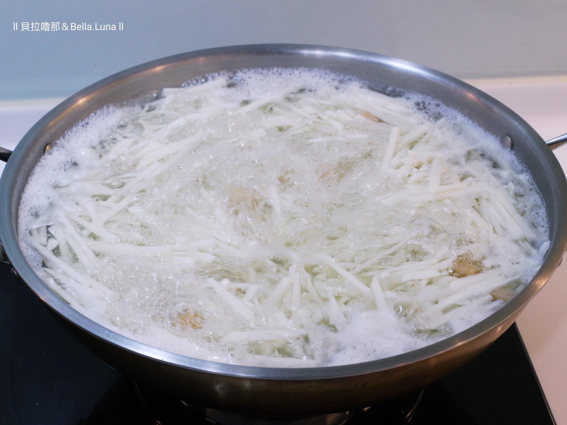 竹笋海鲜汤饭，不能错过的丰盛海鲜汤饭的加工步骤