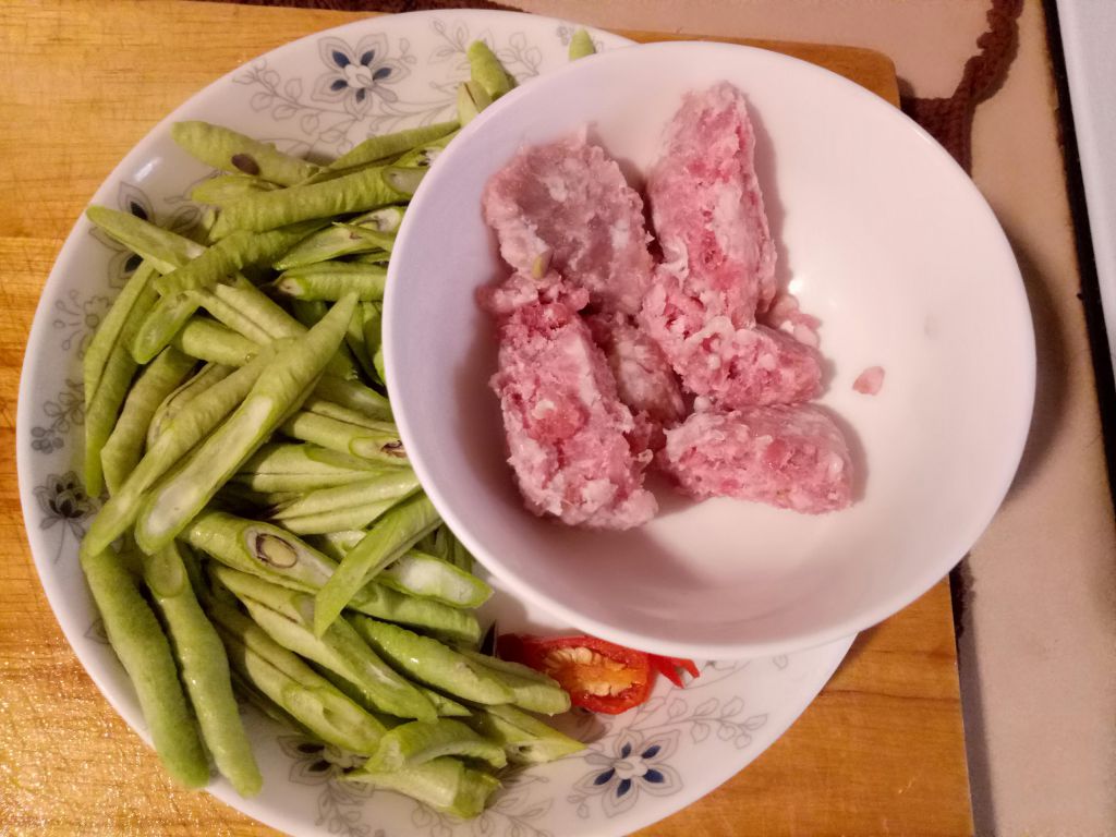 肉末炒四季豆的加工步骤