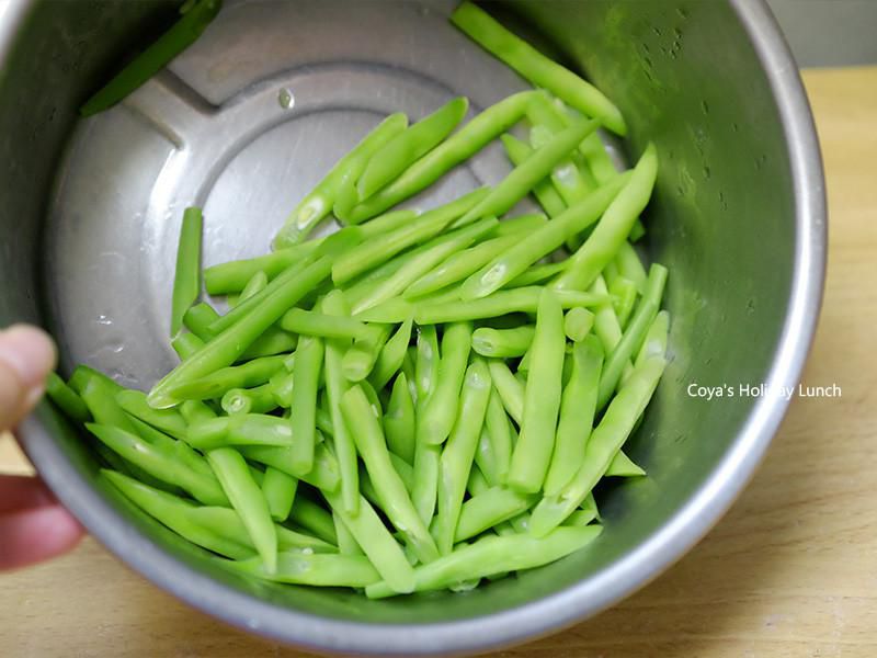 腊肉蒜末四季豆的加工步骤