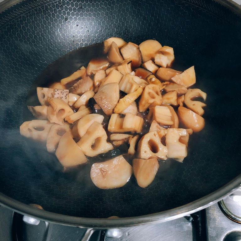 「三杯素」三杯杏鲍菇和藕的加工步骤