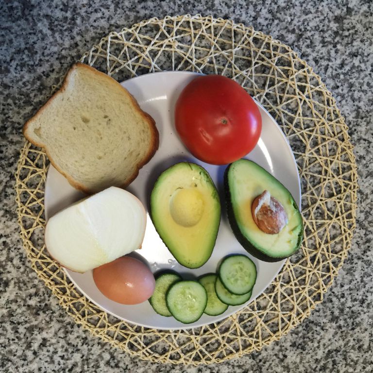 美式酪梨吐司 Avocado Toast的加工步骤