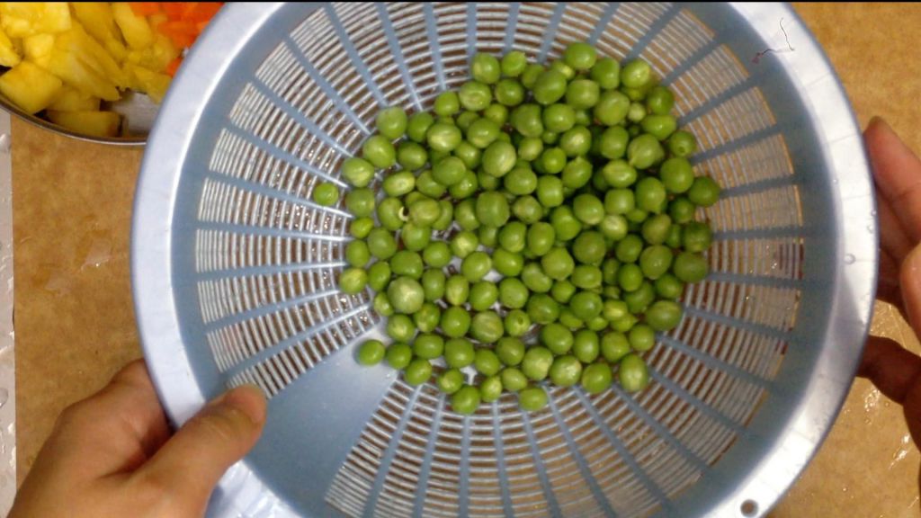 【视频】咖喱菠萝炒饭【老娘的草根饭堂】的加工步骤