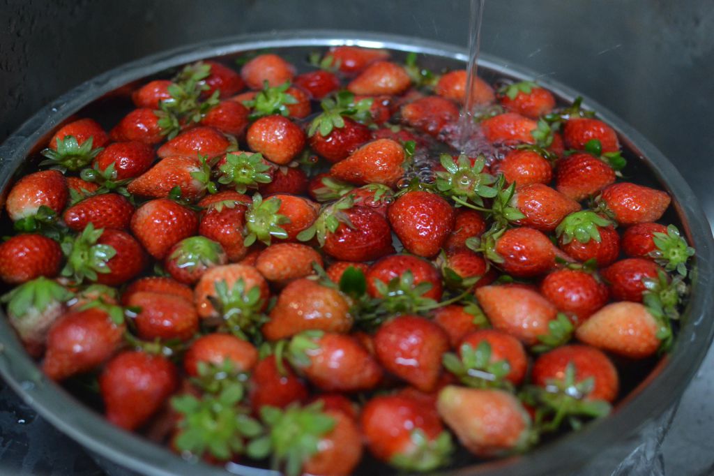 手工草莓果酱（减糖）🍓的加工步骤