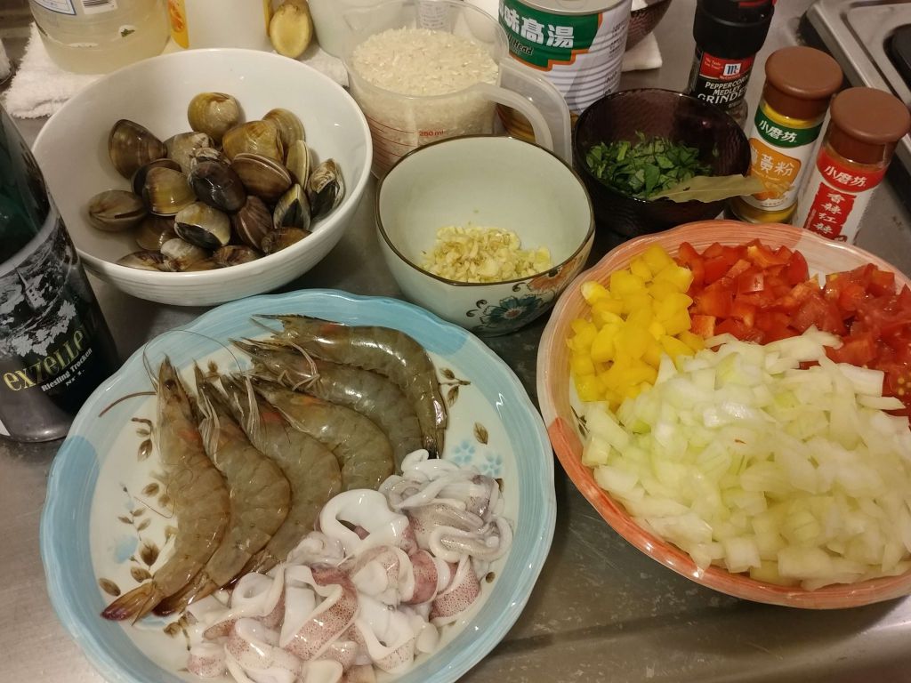 Spanish Paella海鲜炖饭🍛的加工步骤