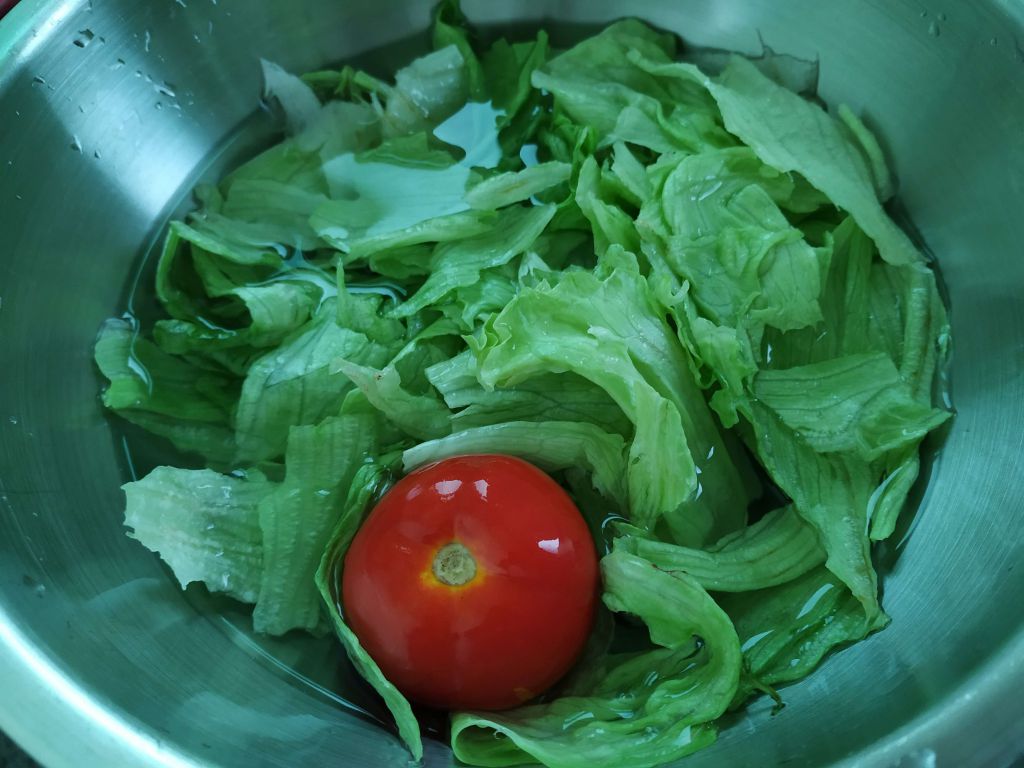 胡麻酱小卷沙拉的加工步骤