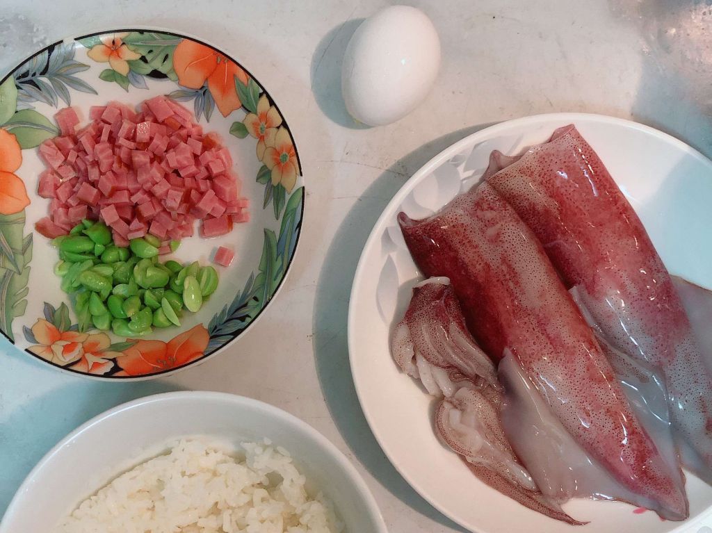 透抽火腿蛋饭卷的加工步骤