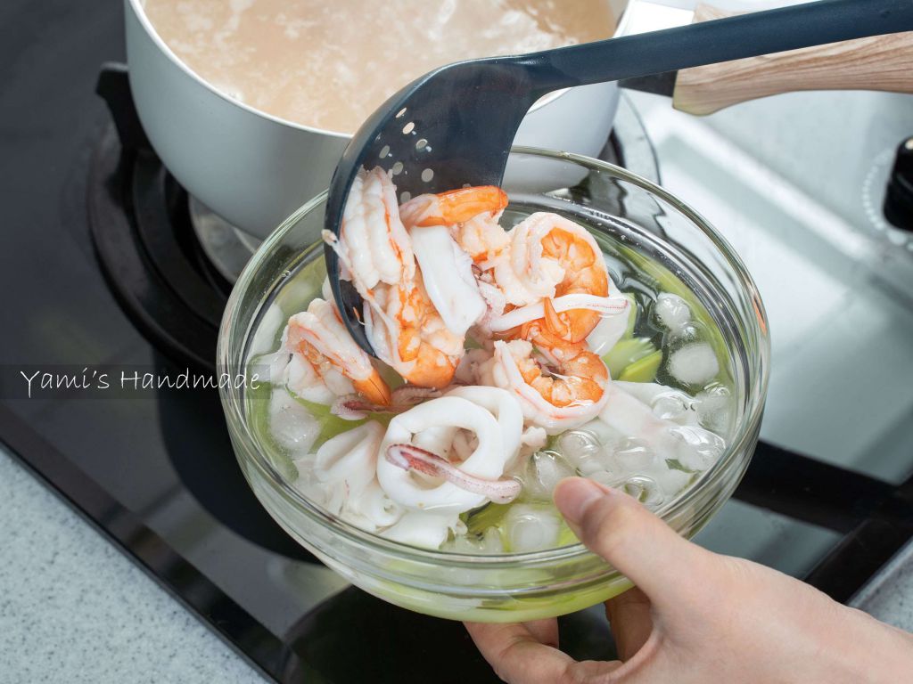 泰式凉拌海鲜【老干妈风味鸡油辣椒】的加工步骤