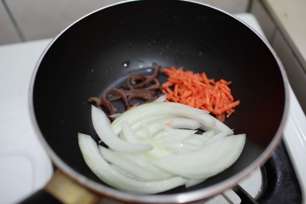 宝宝食谱【海鲜煎饼】的加工步骤