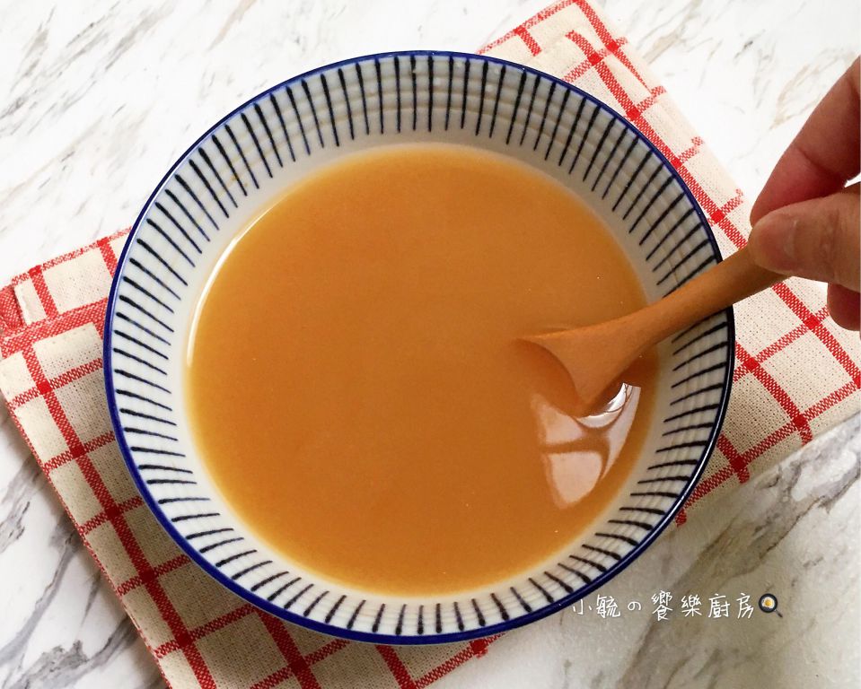 鲑鱼味噌炊饭。电锅料理的加工步骤