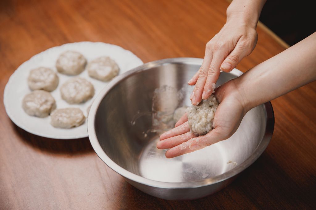 低醣料理  鳕鱼汉堡排的加工步骤