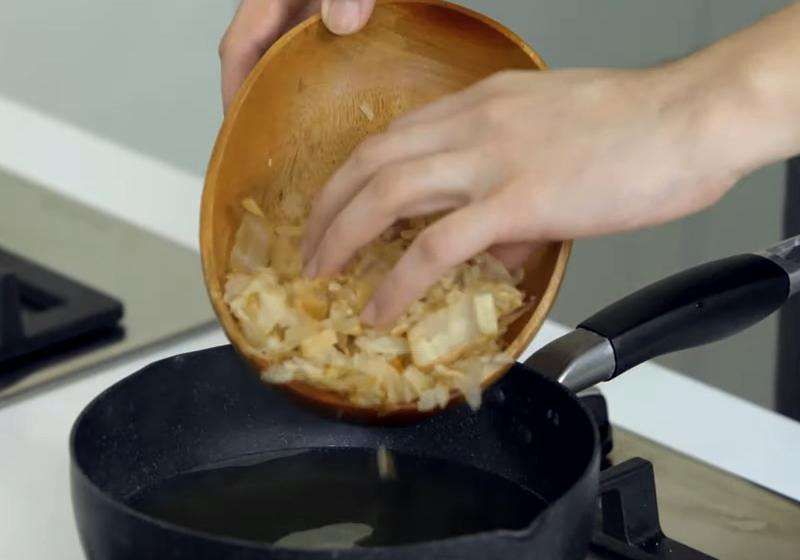 鲑鱼毛豆炊饭（月薪娇妻）的加工步骤