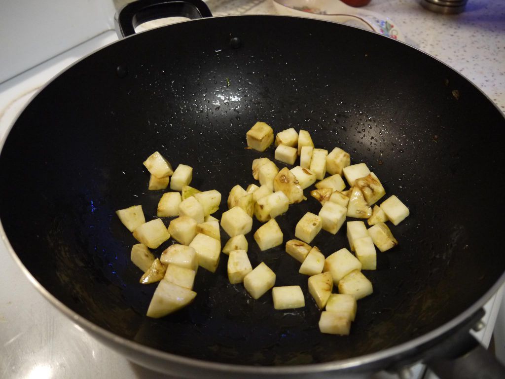 餐厅级的料理：开心果佐鲑鱼排的加工步骤