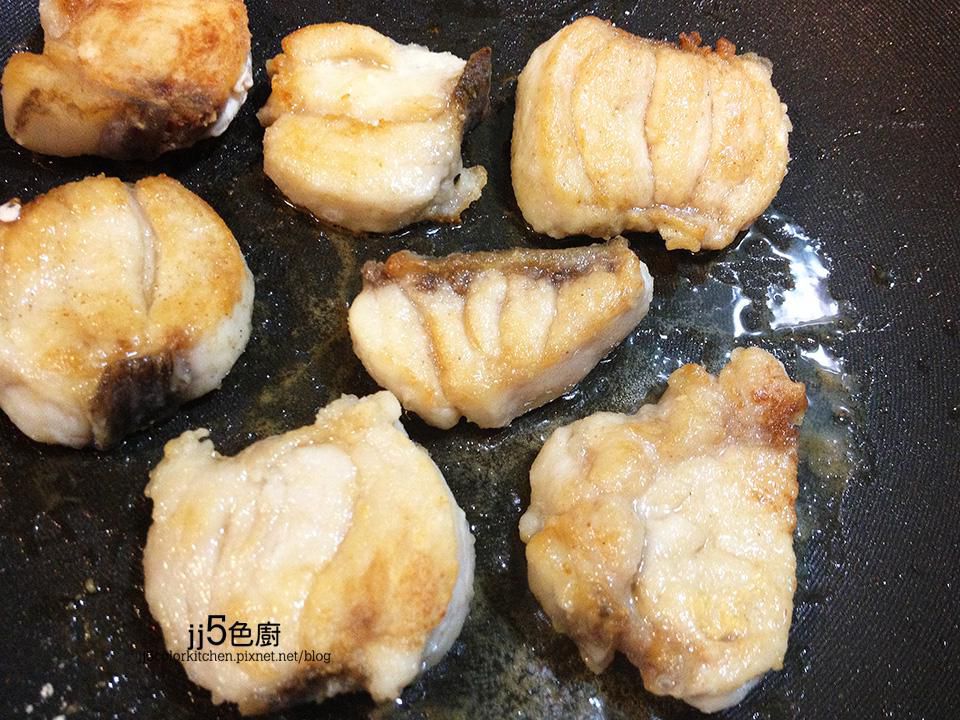 旗鱼肚豆腐煲【百分百坚持料理】的加工步骤