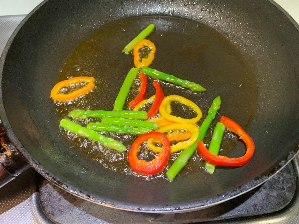 芥末酱鲑鱼菲力排的加工步骤