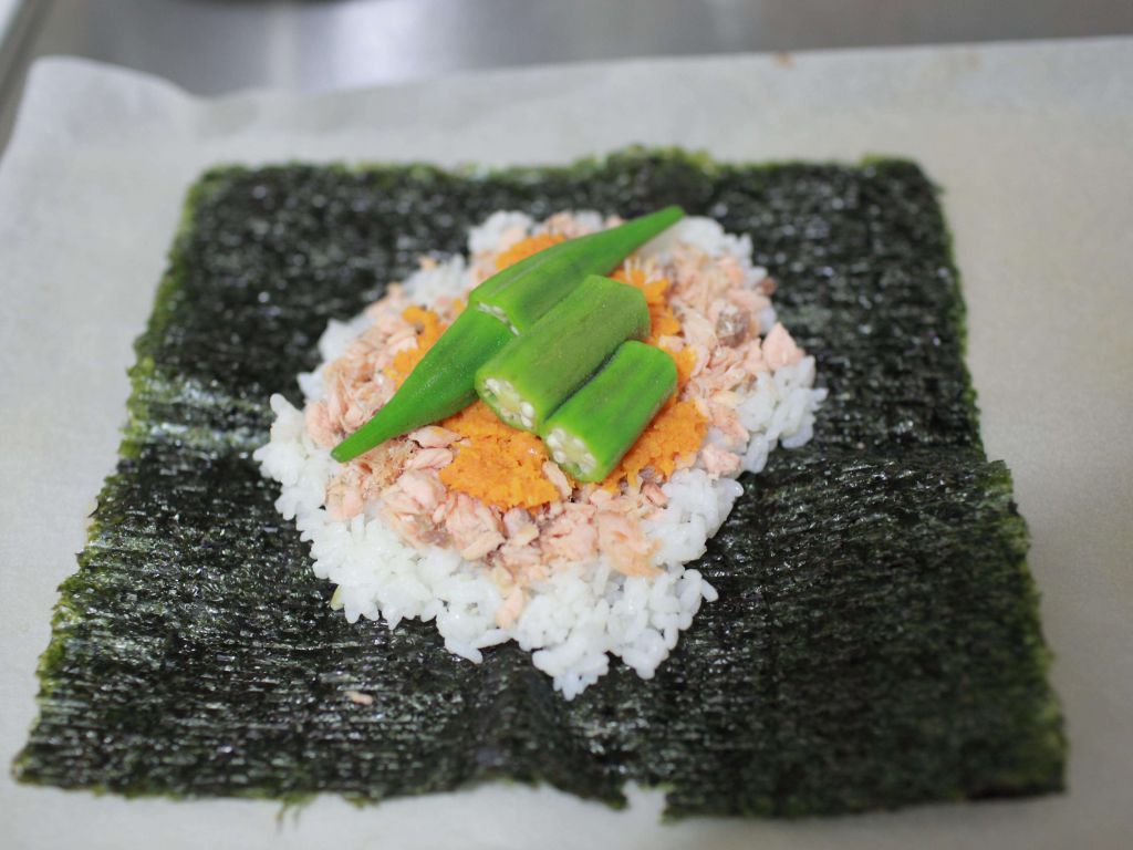 宝宝食谱【鲑鱼饭卷】的加工步骤