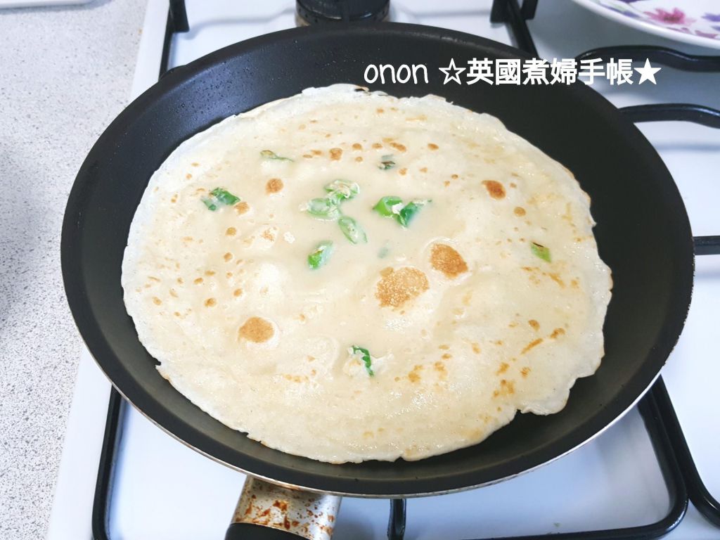 起司鲔鱼蛋饼🧀
元气满分。家常早餐的加工步骤