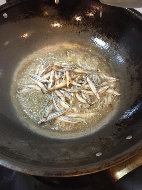 丁香花生，平日及过年的零食的加工步骤