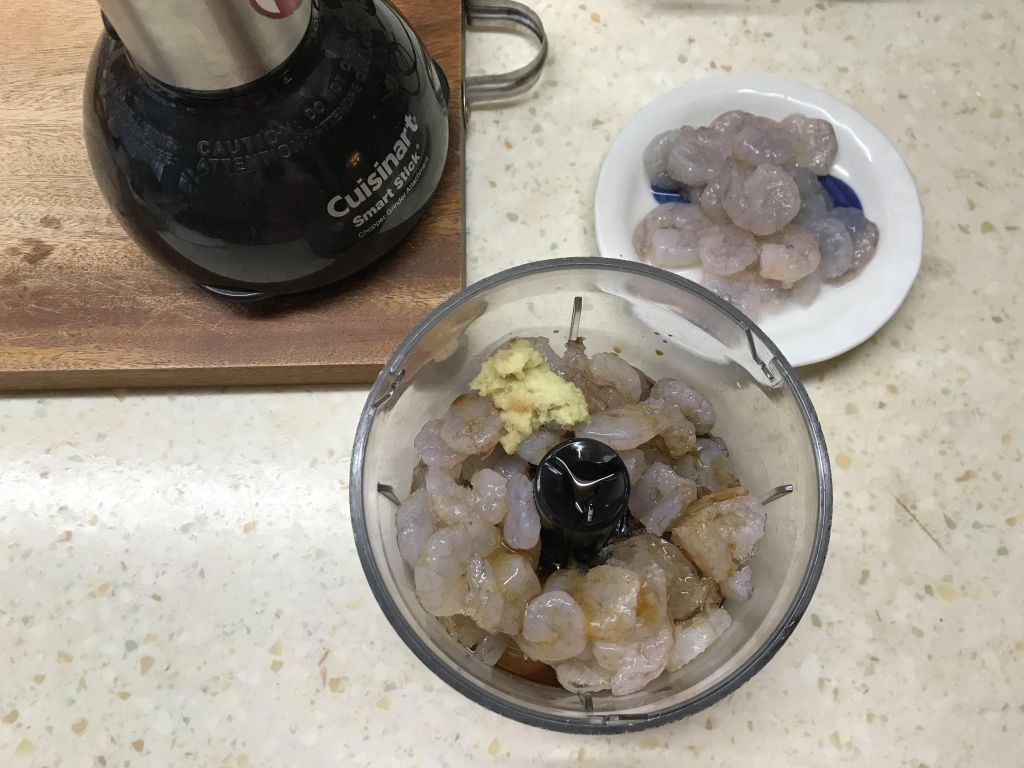 芝麻虾饼风味吐司（早餐、派对点心）的加工步骤