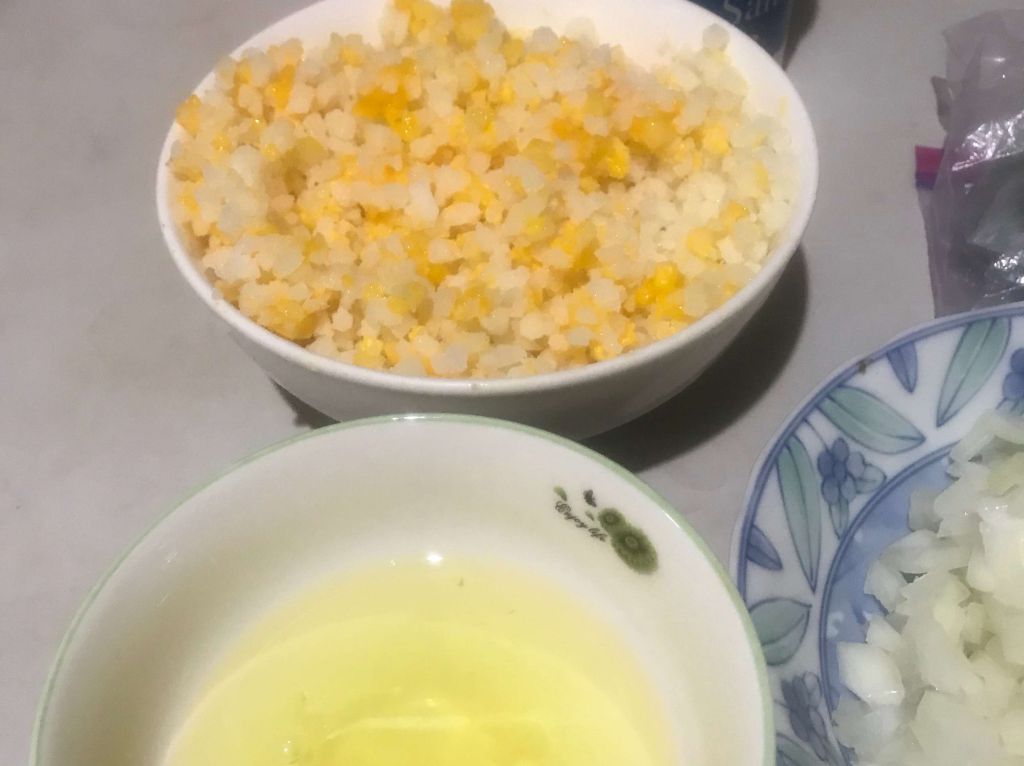 花椰菜米虾仁炒饭（低碳）的加工步骤