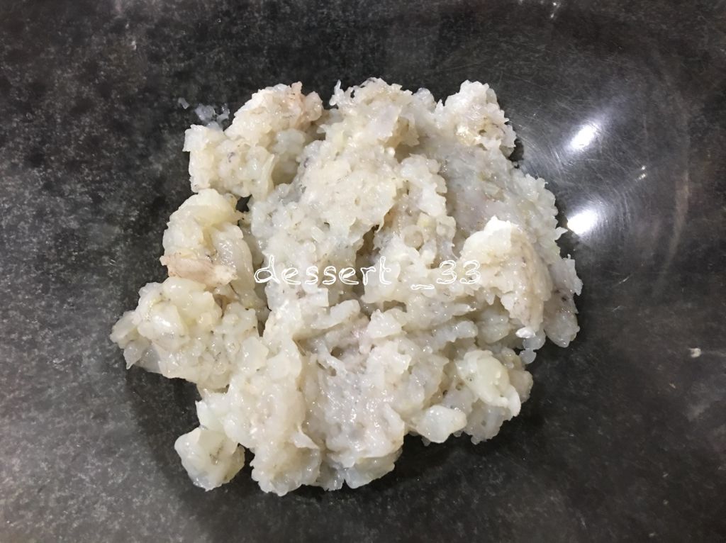 超弹牙！迷你月亮虾饼🌙简单善用水饺皮！的加工步骤